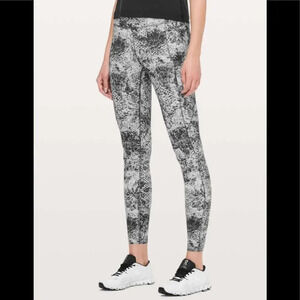 Lululemon Fast & Free 7/8 Tights Nulux Gray & White Serigraph Starlight Size 6